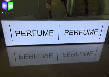 China Het LEIDENE van het Framelessaluminium Lichte Vakje stak Affichekader voor Parfumteken aan fabriek